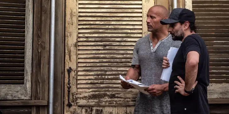 Jaume Collett-Serra e Dwayne Johnson nos bastidores de Adão Negro