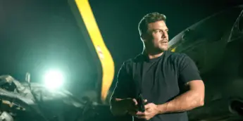 Alan Ritchson em Reacher