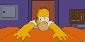 Homer sendo atropelado em abertura de Os Simpsons