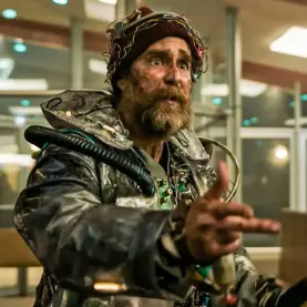 Sam Rockwell em Boa Sorte, Divirta-se e Não Morra