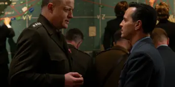 Brendan Fraser e Andrew Scott em Pressure