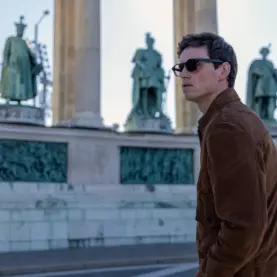 Eddie Redmayne em O Dia do Chacal