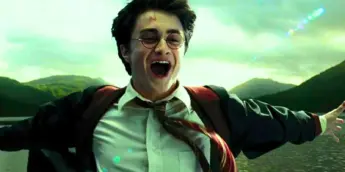 Daniel Radcliffe em cena de voo em Harry Potter