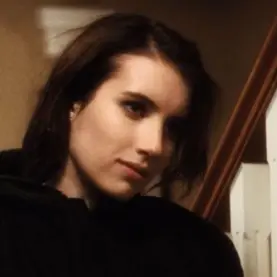 Emma Roberts como Jill na franquia Pânico