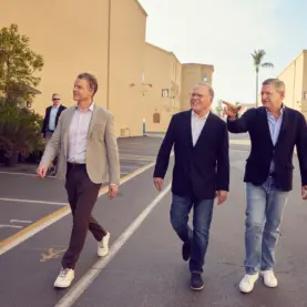 Ted Sarandos e David Zaslav nos bastidores da Warner Bros.
