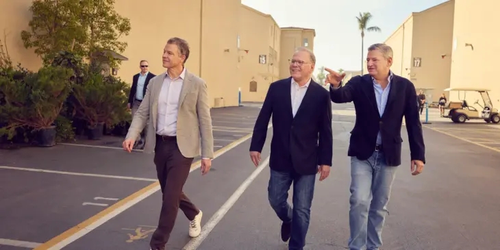 Ted Sarandos e David Zaslav nos bastidores da Warner Bros.