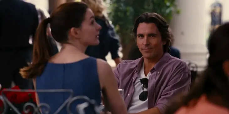 Christian Bale e Anne Hathaway em Batman: O Cavaleiro das Trevas Ressurge
