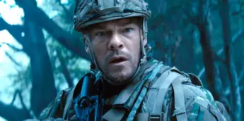 Alan Ritchson em Máquina de Guerra, da Netflix