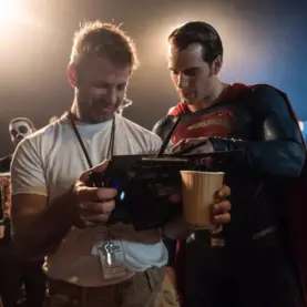 Zack Snyder e Henry Cavill nos bastidores de Batman vs Superman: A Origem da Justiça
