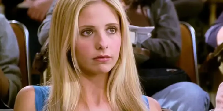 Sarah Michelle Gellar com visual de Buffy