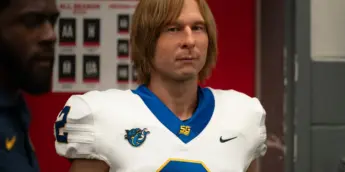 Glen Powell em Chad Powers: O Quarterback