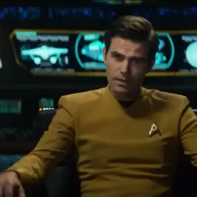Paul Weasley como James T. Kirk na franquia televisiva de Star Trek