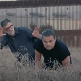 Paul Thomas Anderson e Leonardo DiCaprio nos bastidores de Uma Batalha Após a Outra