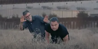 Paul Thomas Anderson e Leonardo DiCaprio nos bastidores de Uma Batalha Após a Outra