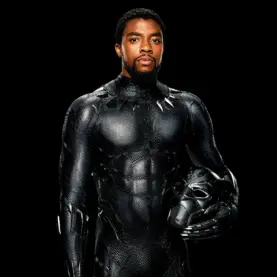 Chadwick Boseman como Pantera Negra