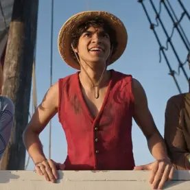 Nami (Emily Rudd), Luffy (Iñaki Godoy) e Usopp (Jacob Romero) em cena de One PIece: A Série