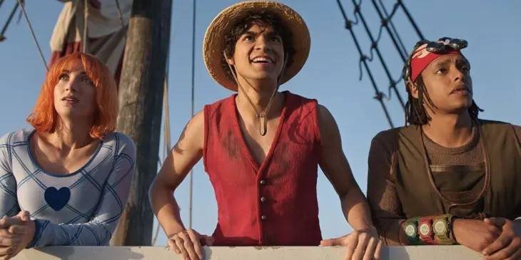 Nami (Emily Rudd), Luffy (Iñaki Godoy) e Usopp (Jacob Romero) em cena de One PIece: A Série