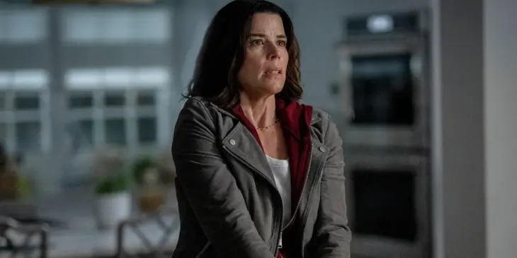 Neve Campbell como Sidney Prescott em Pânico 7
