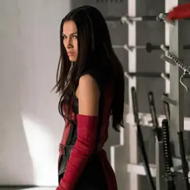 Elodie Yung como Elektra em série do Demolidor