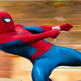 Homem-Aranha usando superforça em Um Novo Dia