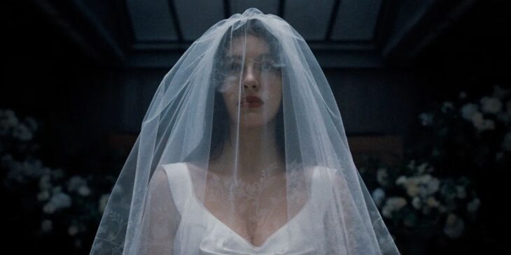 Camila Morrone em Algo Horrível Vai Acontecer