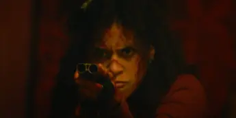Zazie Beetz em Eles Vão Te Matar