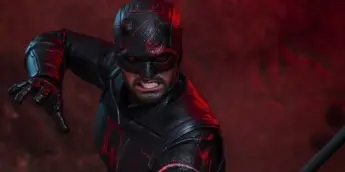Colecionável de Demolidor Renascido da Hot Toys