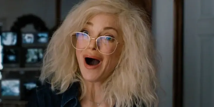 Anna Faris como Cindy em Todo Mundo em Pânico 6