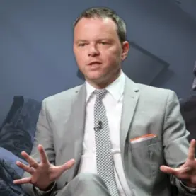 Noah Hawley vai dirigir remake do terror argentino Aterrorizados para a Warner