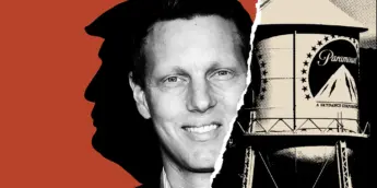 David Ellison, CEO da Paramount, com sombra de Donald Trump ao fundo