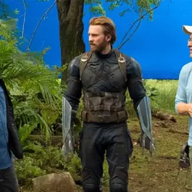 Joe e Anthony Russo com Chris Evans, de Vingadores Doutor Destino