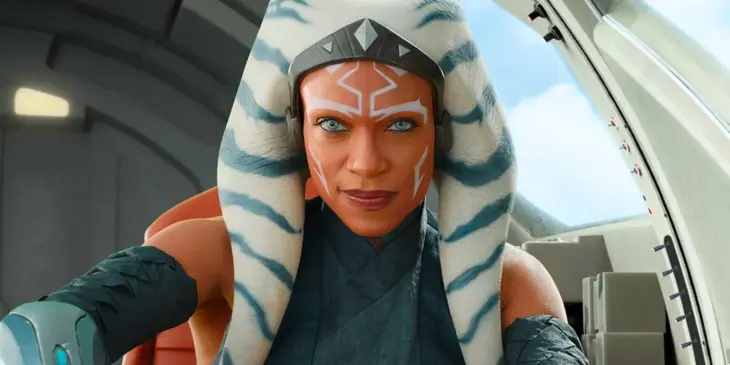 Rosario Dawson pilotando nave como Ahsoka
