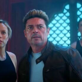 Karl Urban com elenco de Mortal Kombat II