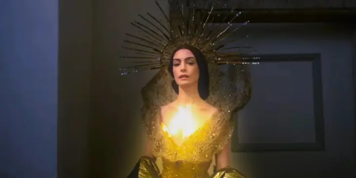 Anne Hathaway em Mother Mary