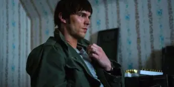 Nicholas Hoult em A Ordem
