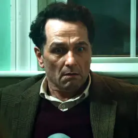 Matthew Rhys em O Segredo de Widow's Bay