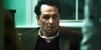 Matthew Rhys em O Segredo de Widow's Bay