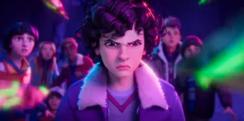 Eleven detendo criatura em Stranger Things Histórias de 85