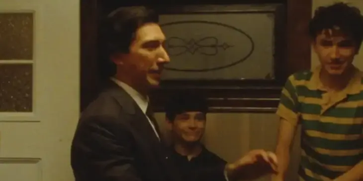 Adam Driver em Paper Tiger, de James Gray