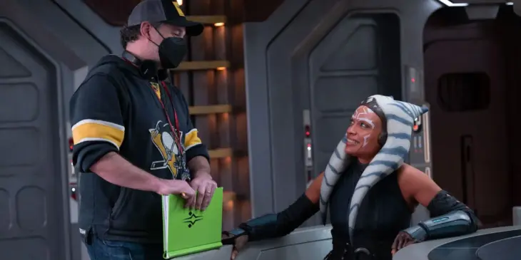 Dave Filoni no set da série de Ahsoka