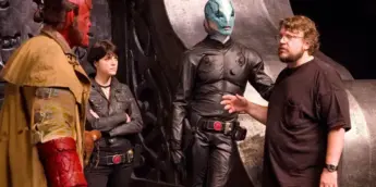 Guillermo del Toro, Ron Perlman e outros nos bastidores da franquia Hellboy