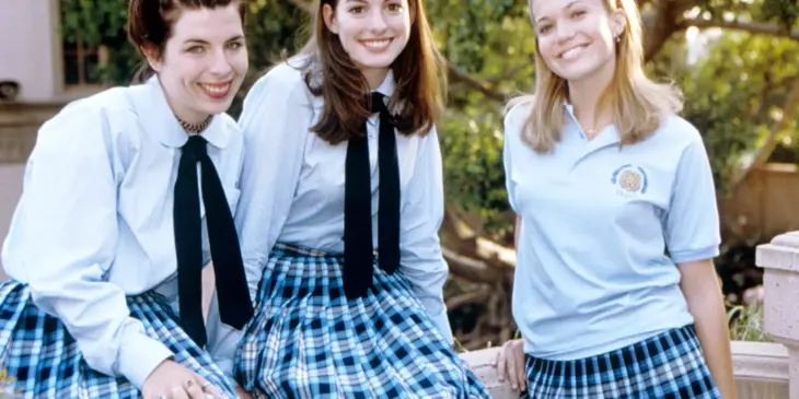Anne Hathaway e atrizes em O Diário da Princesa