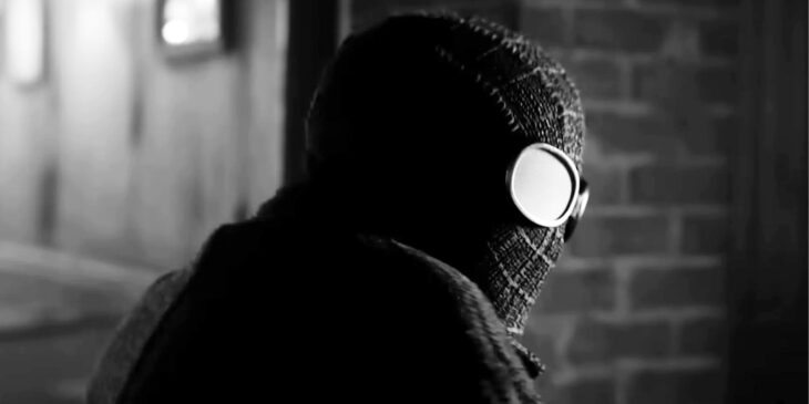 Spider-Noir no meio de uma investigação