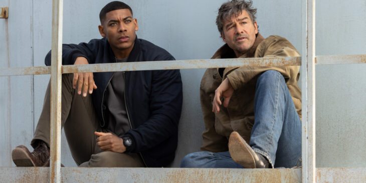 Aaron Pierre como John Stewart e Kyle Chandler como Hal Jordan em Lanternas