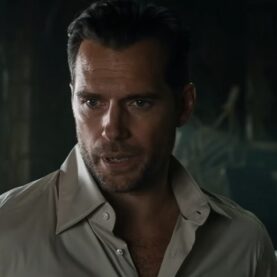 Henry Cavill em Na Zona Cinzenta, de Guy Ritchie