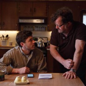 Casey Affleck e Kenneth Lonergan nos bastidores de Manchester à Beira-Mar