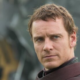Michael Fassbender como Magneto