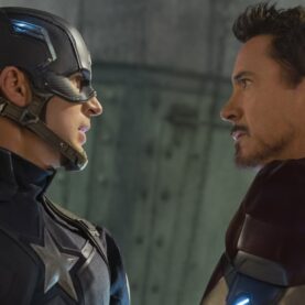 Chris Evans e Robert Downey Jr. em Capitão América: Guerra Civil