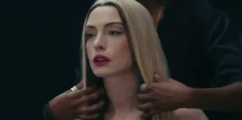 Anne Hathaway em Mother Mary