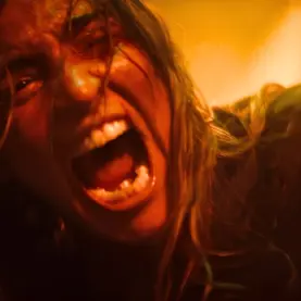 Teaser de A Morte do Demônio Em Chamas